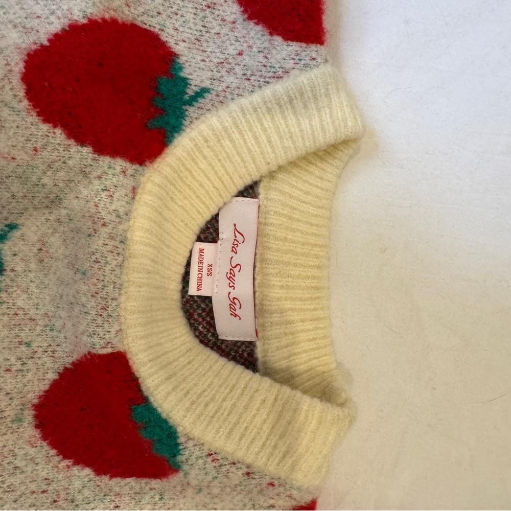 Lisa Says Gah Strawberry Sweater xs/s - Picture 3 of 4